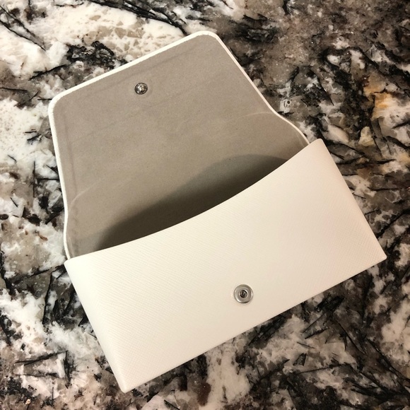 Michael Kors Sunglass Eyeglass Hardshell Case Snap Closure and Cloth - Picture 8 of 11